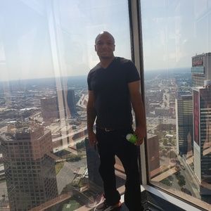 Meet your Posher, Warren